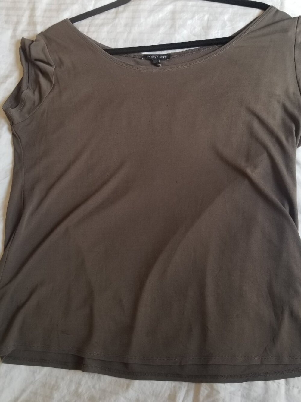EILEEN FISHER  100% SILK OLIVE GREEN TOP L